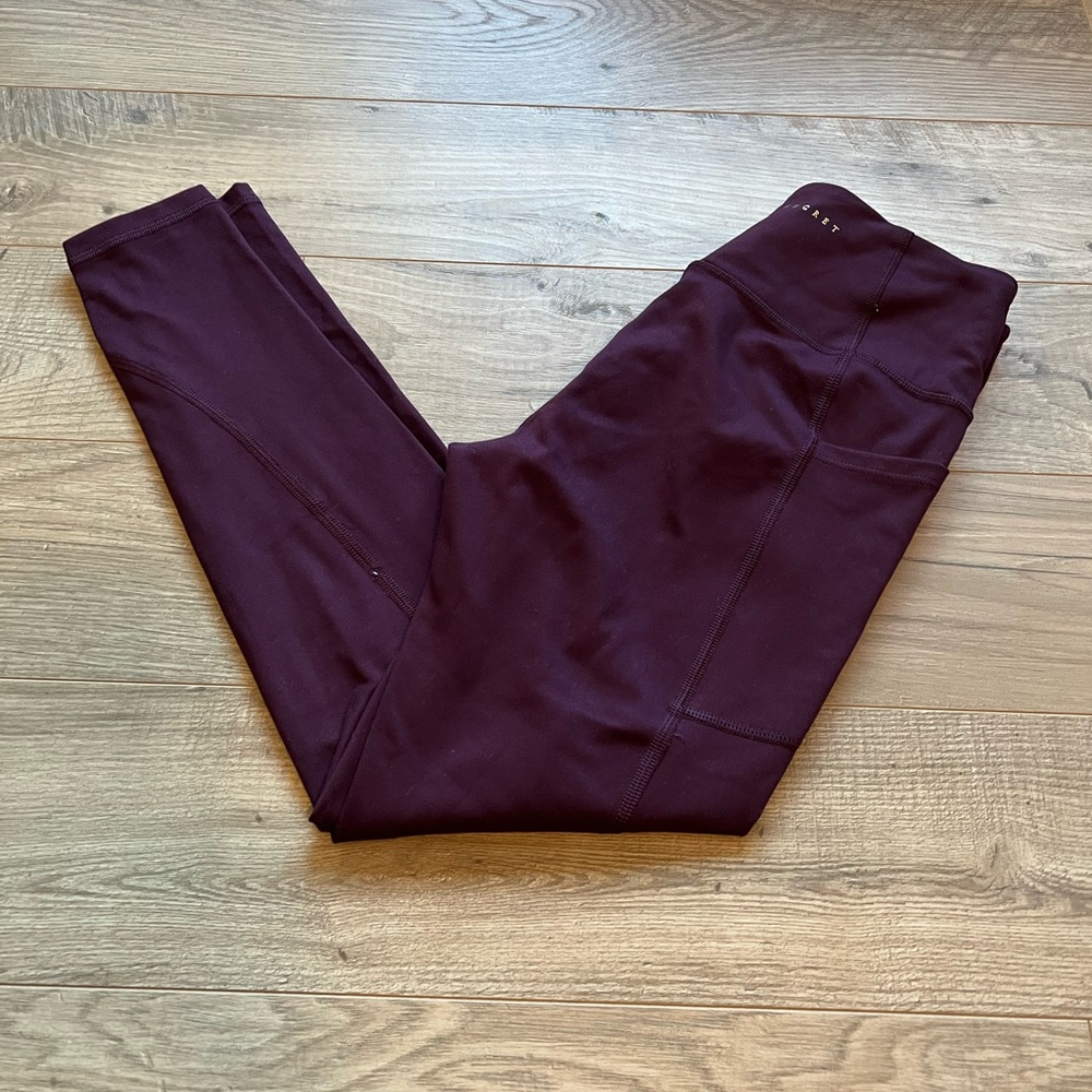 Victoria’s Secret Studio Legging 7/8 Length Size 4